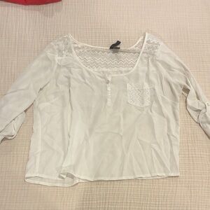 Elegant White Lace Crop Women's Top